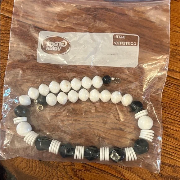 Assorted Jewelry Collection - Picture 10 of 16